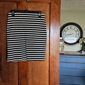 MERONA WOMENS Stretchy Black White Striped Mini Skirt Size 2
